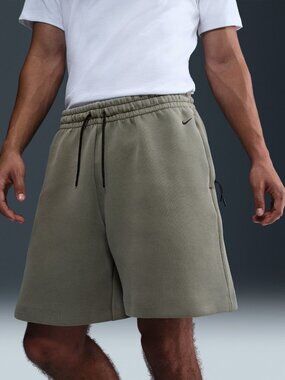 Nike Tech Fleece Shorts Mens HJ0692-320 Light Army S NWT
